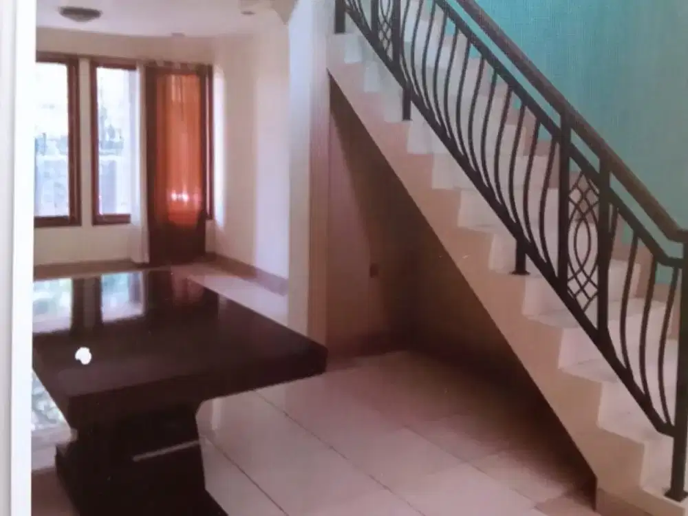 Bintaro rumah terawat 2lantai jual cepat view bagus