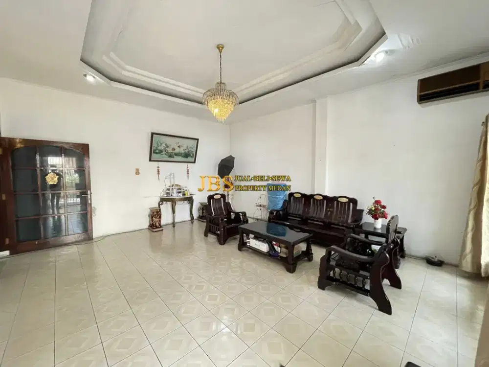 Dijual Villa Siap Huni di Komplek Taman Polonia Jalan Taman Polonia 1
