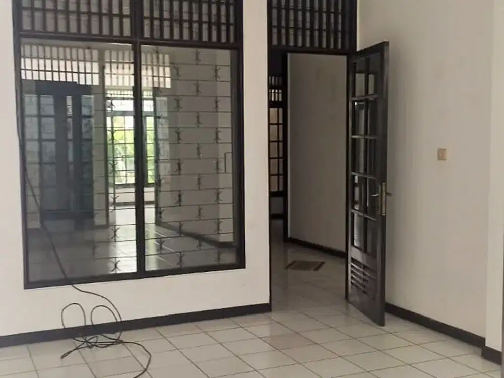 Rumah Bagus dalam Komplek di Lebak Bulus, Lingkungan Aman, Asri
