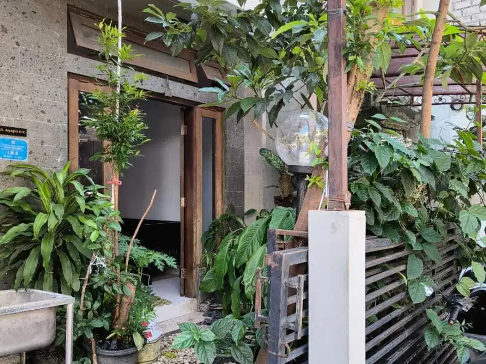 RUMAH MINIMALIS SIAP HUNI LINGKUNGAN AMAN LOKASI TERBAIK DI RENON