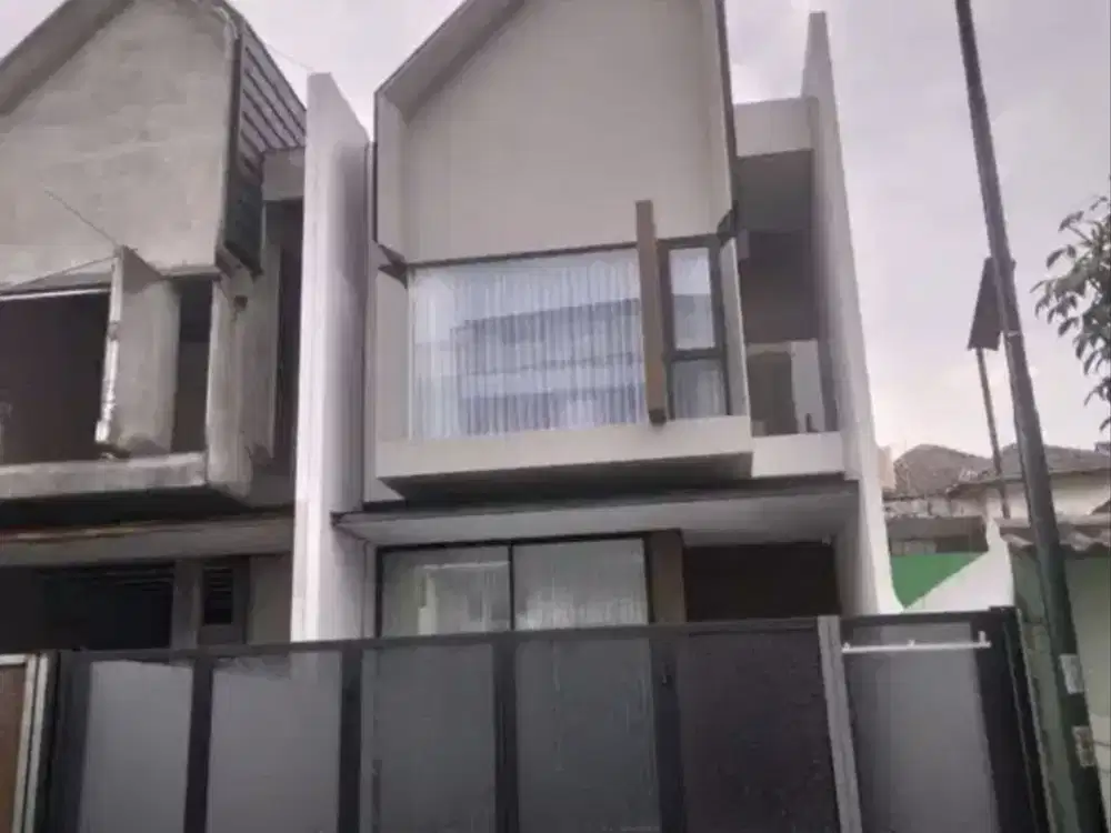 Jual rumah baru estetik  furnish mojoklanggru sby sisa 1 unit