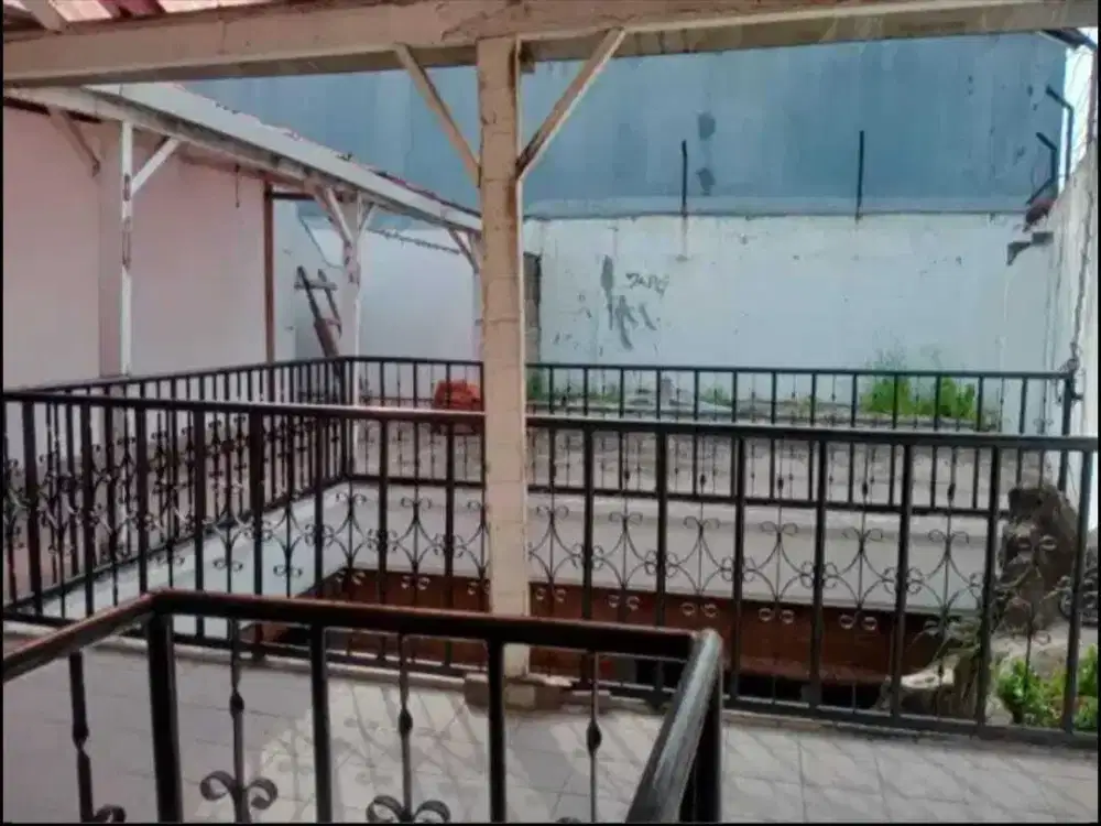 Rumah dijual berlokasi di Kertajaya Indah (EL) Rumah 2 lantai