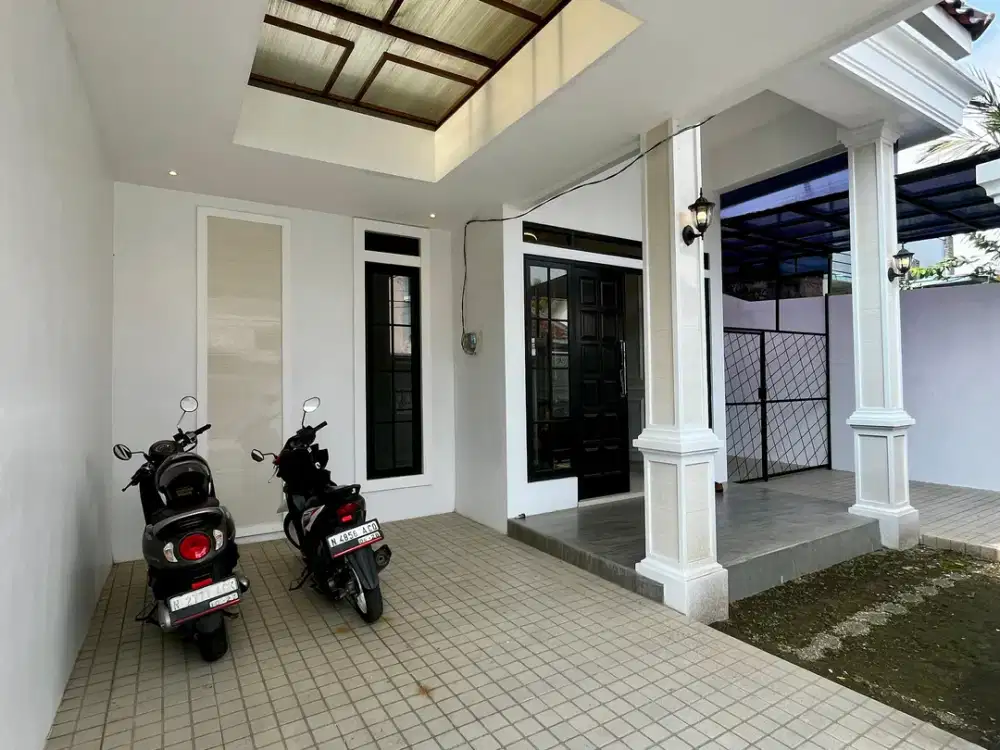 RUMAH BANGUNAN BARU MINIMALIS MODEREN LOKASI BOROBUDUR AGUNG MALANG