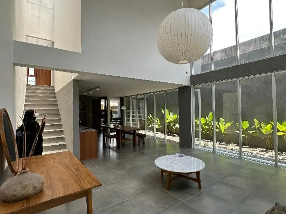 Jual Rumah OPEN SPACE TROPICAL MODERN di ARCAMANIK Bandung