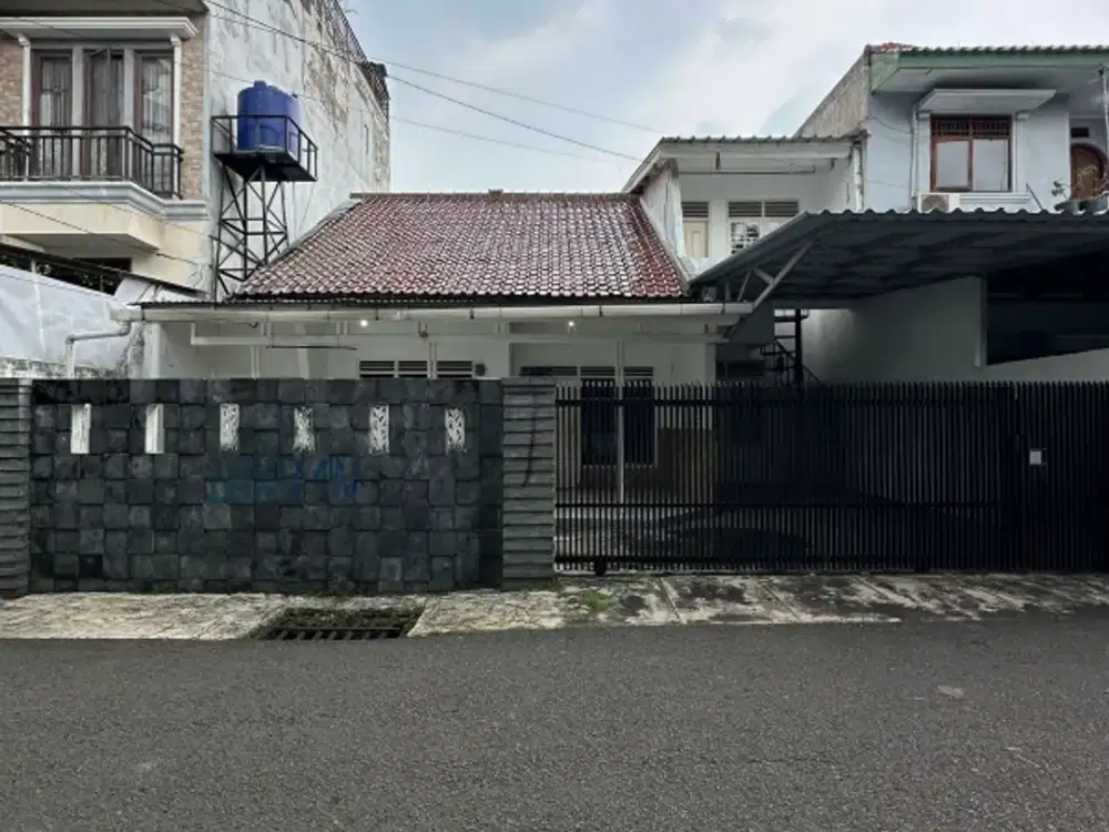 Kebayoran Baru Dekat Senopati Area Rumah Terawat Hitung Tanah