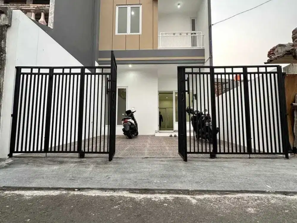 DIJUAL RUMAH 2 LANTAI SCANDINAVIAN LINGK KOMP KAYU PUTIH TOL PULOMAS