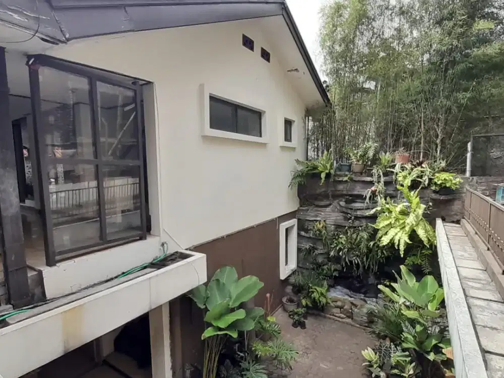 Dijual Rumah di Kebon Bibit Sayap Dago