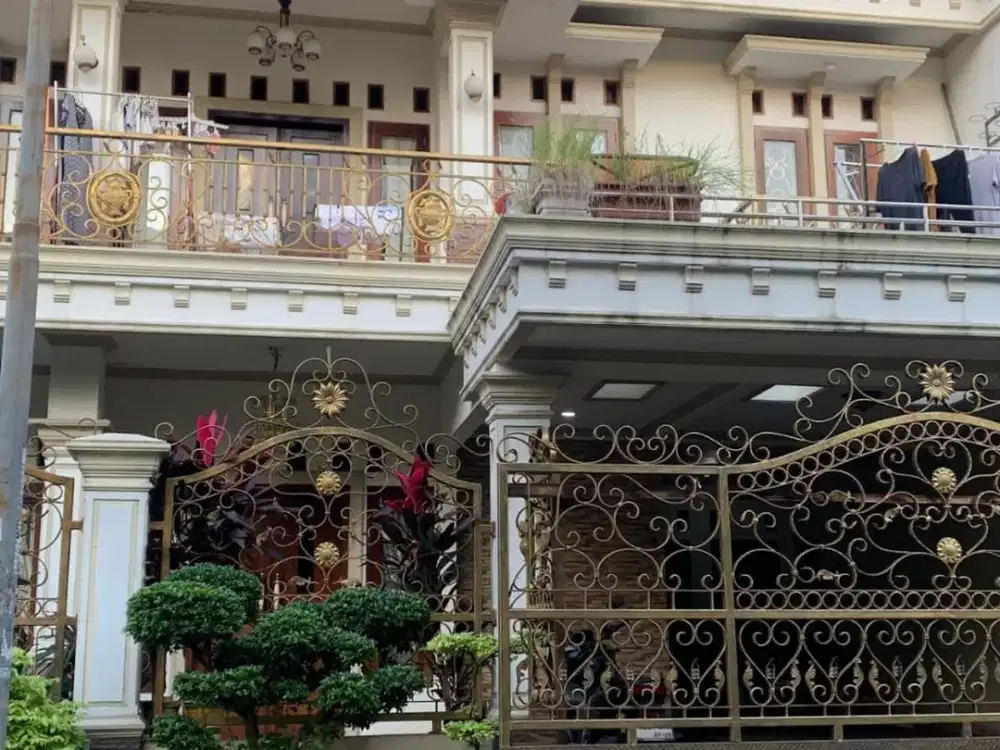 Rumah 2 Lantai di Tanjung Barat dekat Mall