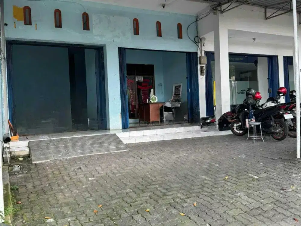 Disewakan Ruko di Jl Abdulrahman Saleh - Semarang