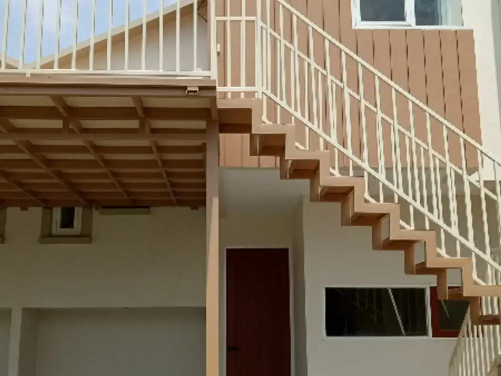 Rumah 2 lantai model Skandinavia di Zian Istana Mojosari