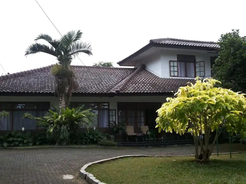 Villa 2 Lantai Luas Asri di Sariwangi Bandung
