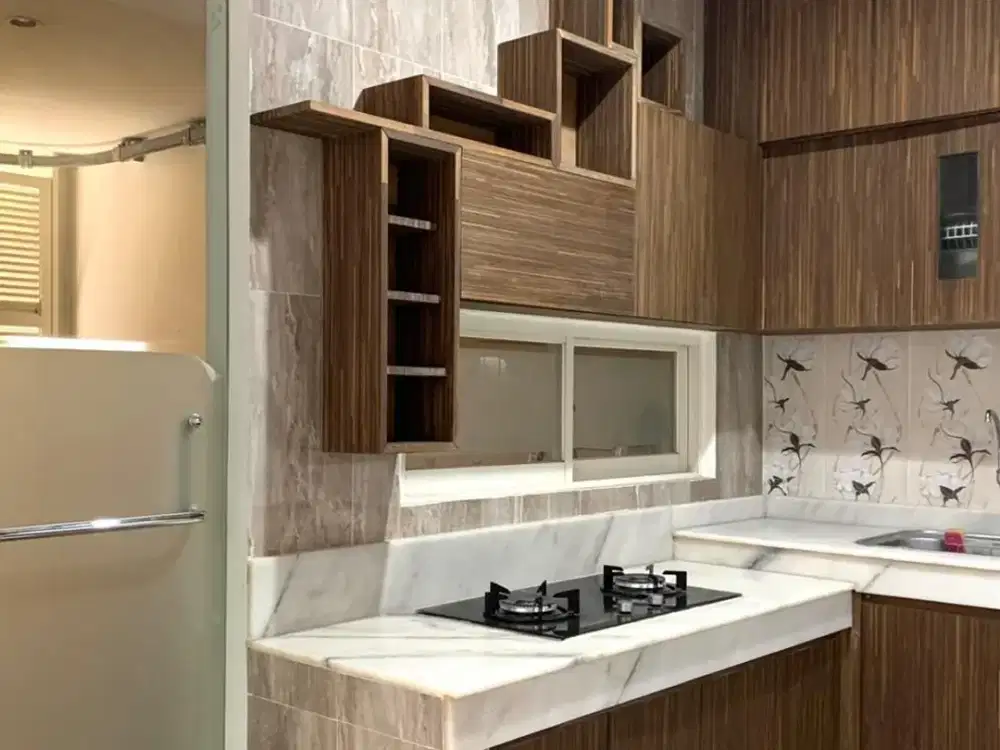 Murah Rumah 2 Lantai Semi Furnish di Bukit Golf Citraland, Surabaya