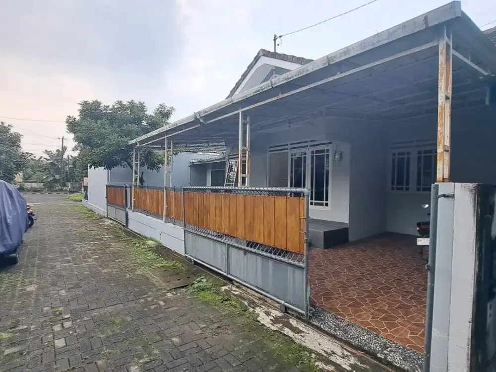Rumah Dalam Perum Griya Intan Permai Karangwaru Tegalrejo Yogyakarta