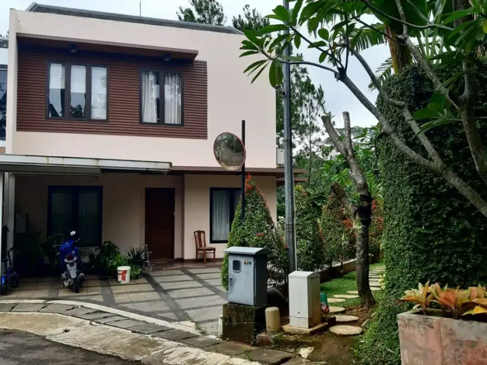 Rumah 2 lantai Cantik dan Asri