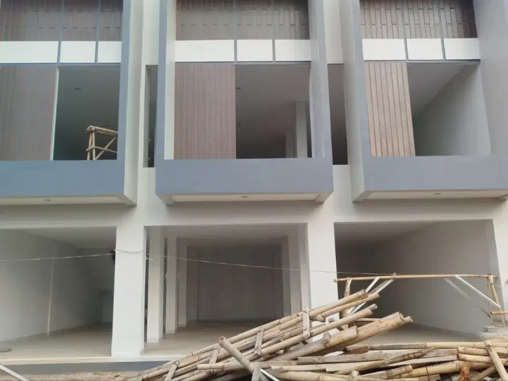 Disewakan Murah Ruko Gandeng 3 Setu Bekasi Timur