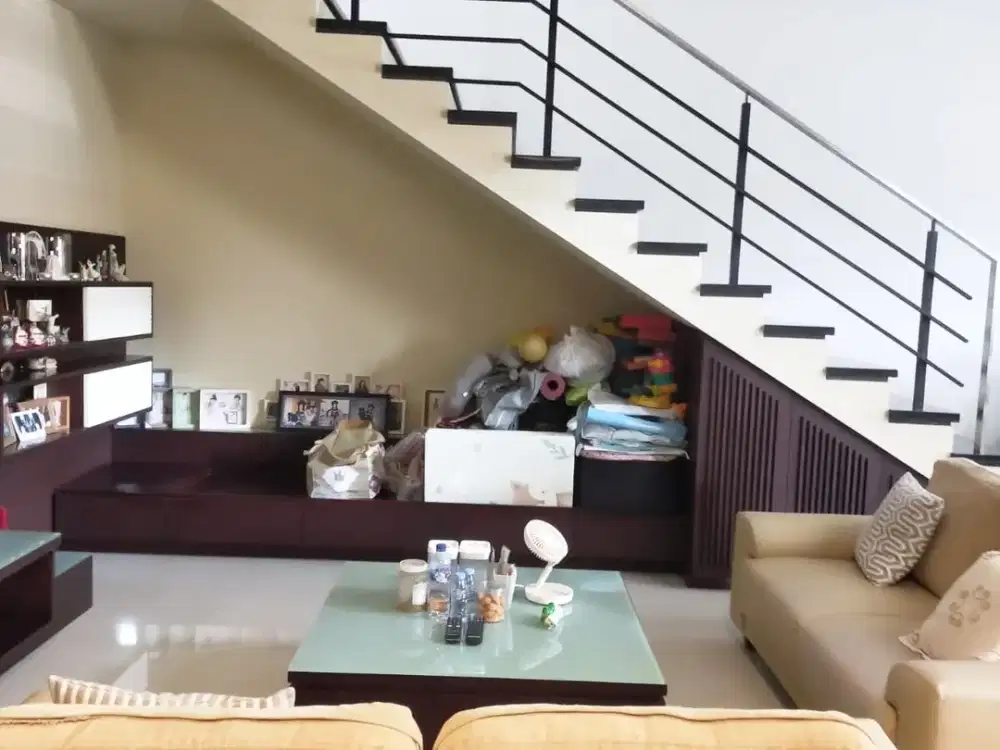 DIJUAL RUMAH 3 LANTAI MINIMALIS BAGUS DI SAYAP JALAN PETA BANDUNG