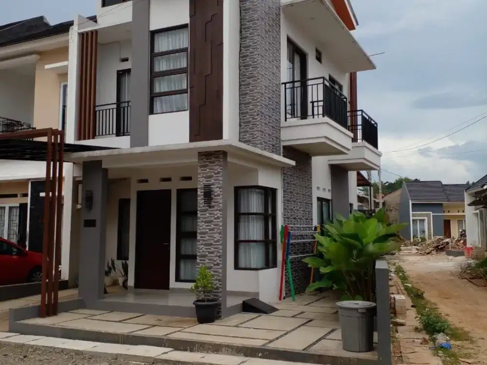Sangat Strategis Rumah di BSD Gading Serpong di Perempatan BSD Pusat