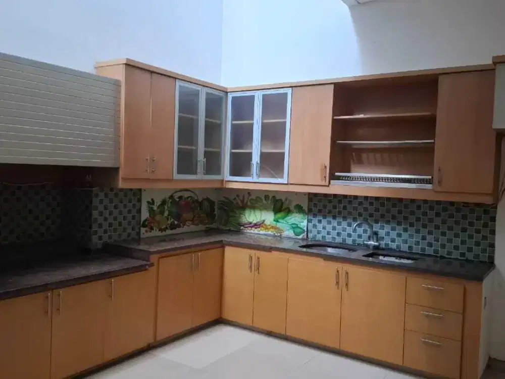 Rumah Bagus Rapih Pluit Putra Dalam Uk 10x20 Semi Furnished Disewakan