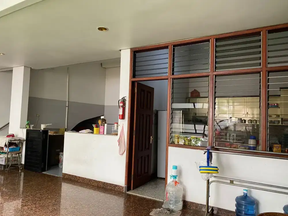 DIJUAL RUMAH MEWAH, TENGAH KOTA! SURABAYA PUSAT