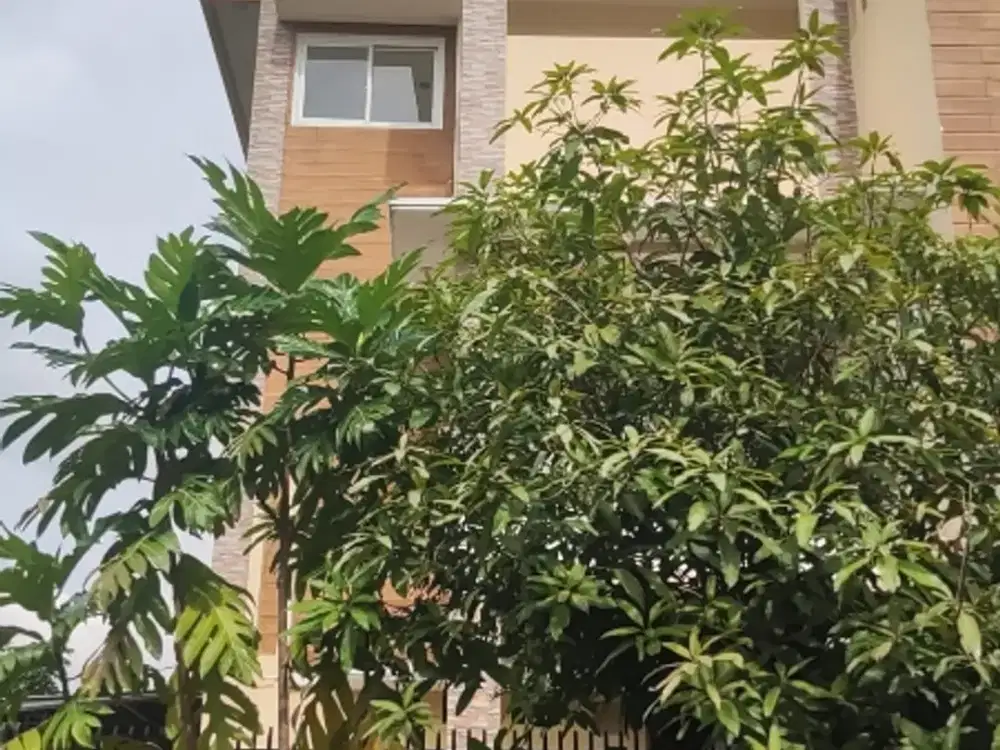 Dijual Villa Tapak Siring