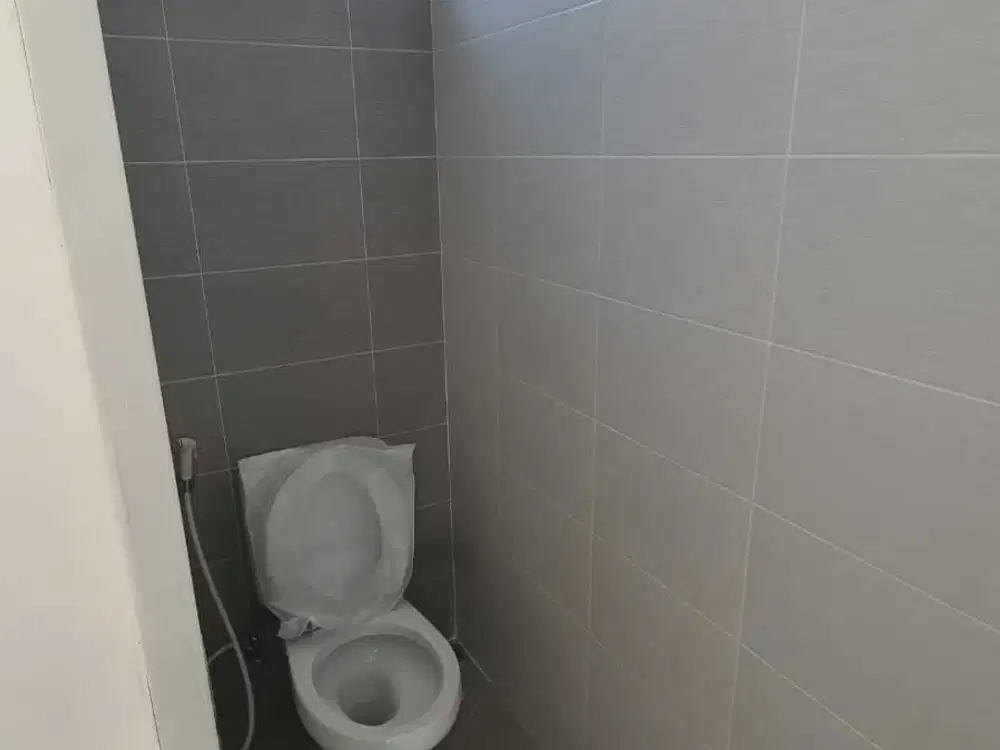 Disewakan Rumah Baru Royal Residence Oakwood Wiyung 2 Lantai 2Kamar