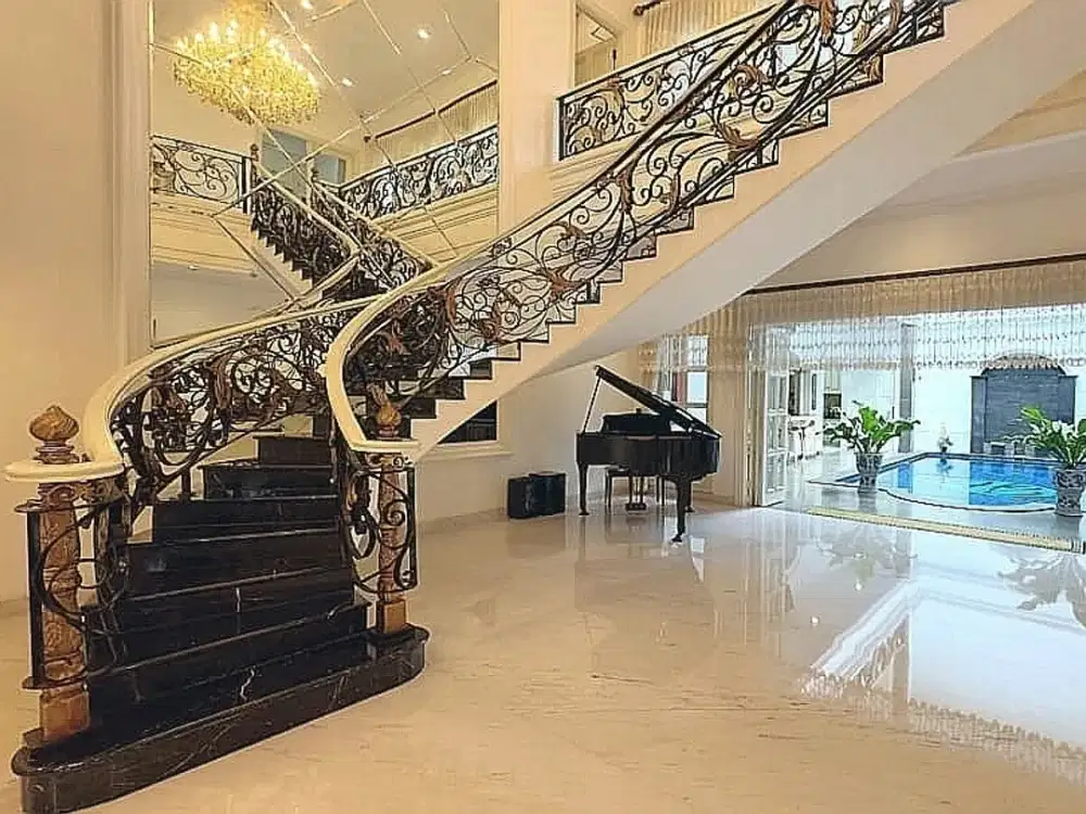 DiJual Rumah Mewah Boulevard di Rafflesh Hills Cibubur dekat pintu tol Buperta