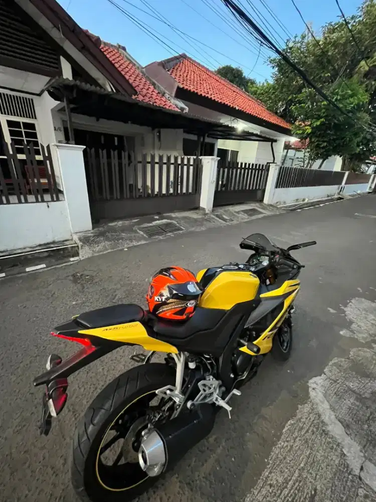 R15 V3 2018 KUNING