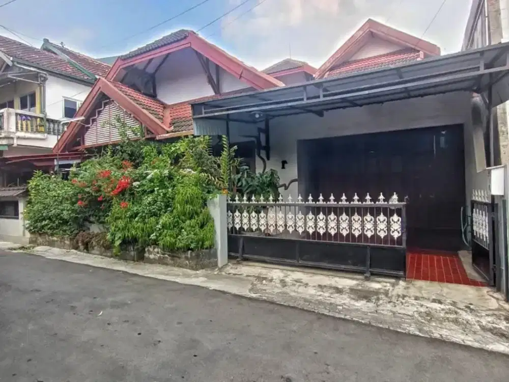 Rumah 2 lantai Luas Strategis di Puren Gejayan