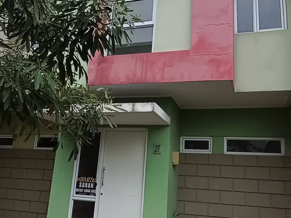 Rumah 2 lt ada AC dekat kolam renang Arcadia Village Disewakan Cepat
