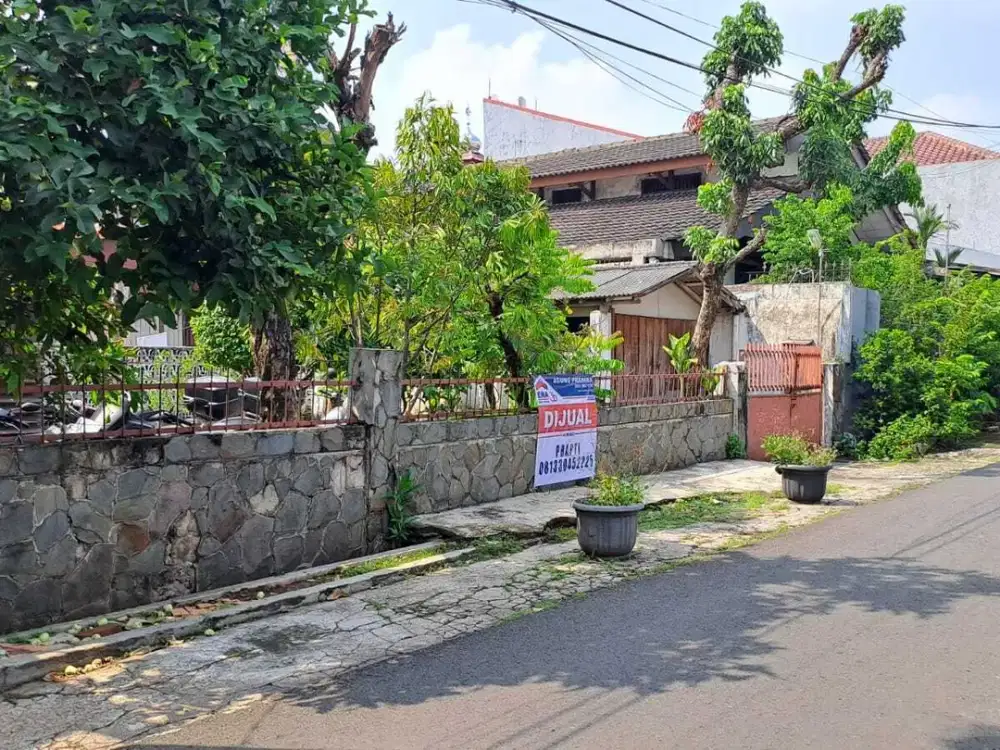 Rumah tua hitung tanah di Rawamangun 261m2, Rp 15jt/m2, dibawah pasar