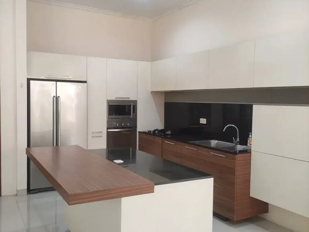 Disewakan Town House Area Ampera