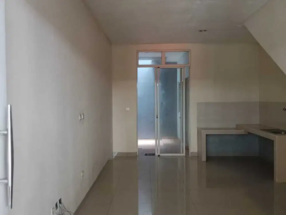 Jual Rumah Greenlake siap huni Jakarta barat tangerang