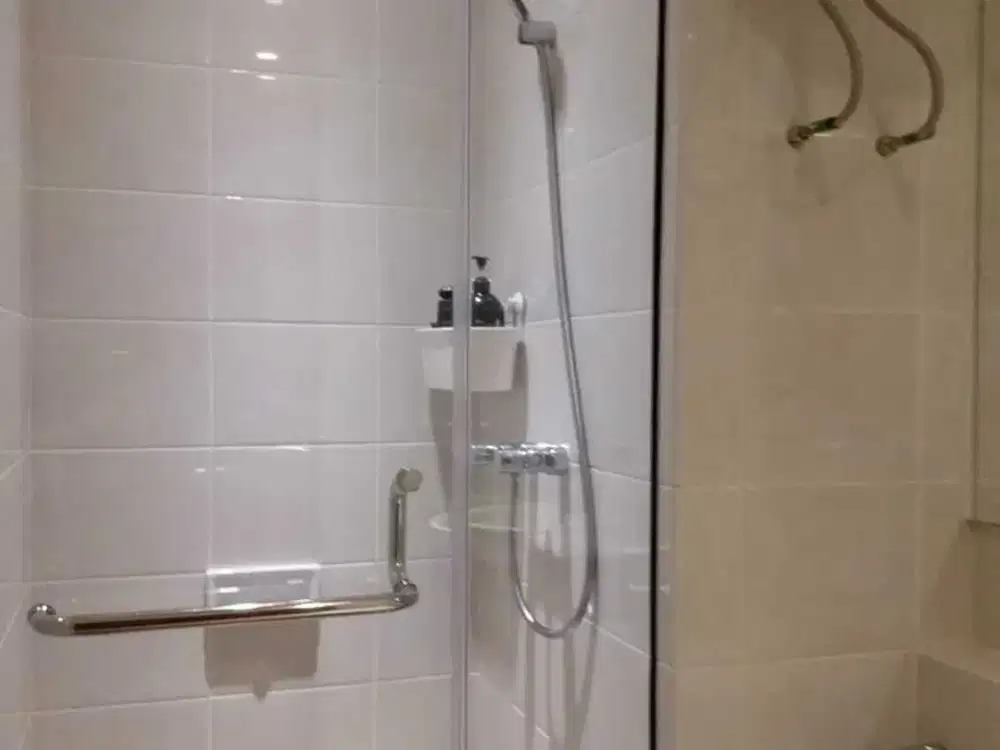 Di sewakan apartemen tipe kondominium 2BR