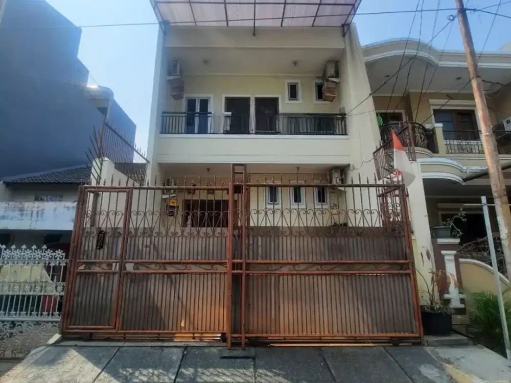 Dijual rumah siap huni berlokasi di Green Garden Jakarta Barat