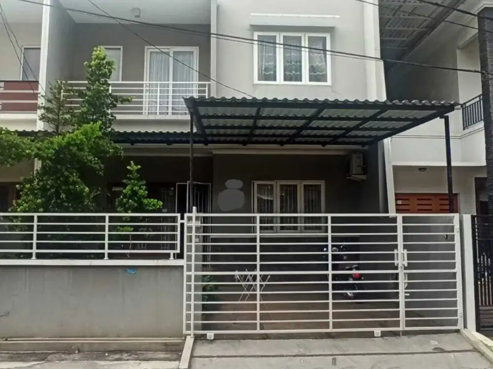 Rumah 8x18 2lantai terawat baik di Metro Permata 2 Tangerang