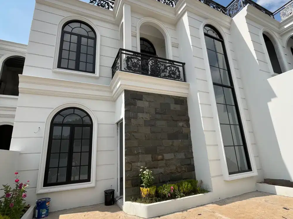 Rumah Sultan! Super Mewah Classic Eropa di Cibubur, 5 Menit ke LRT