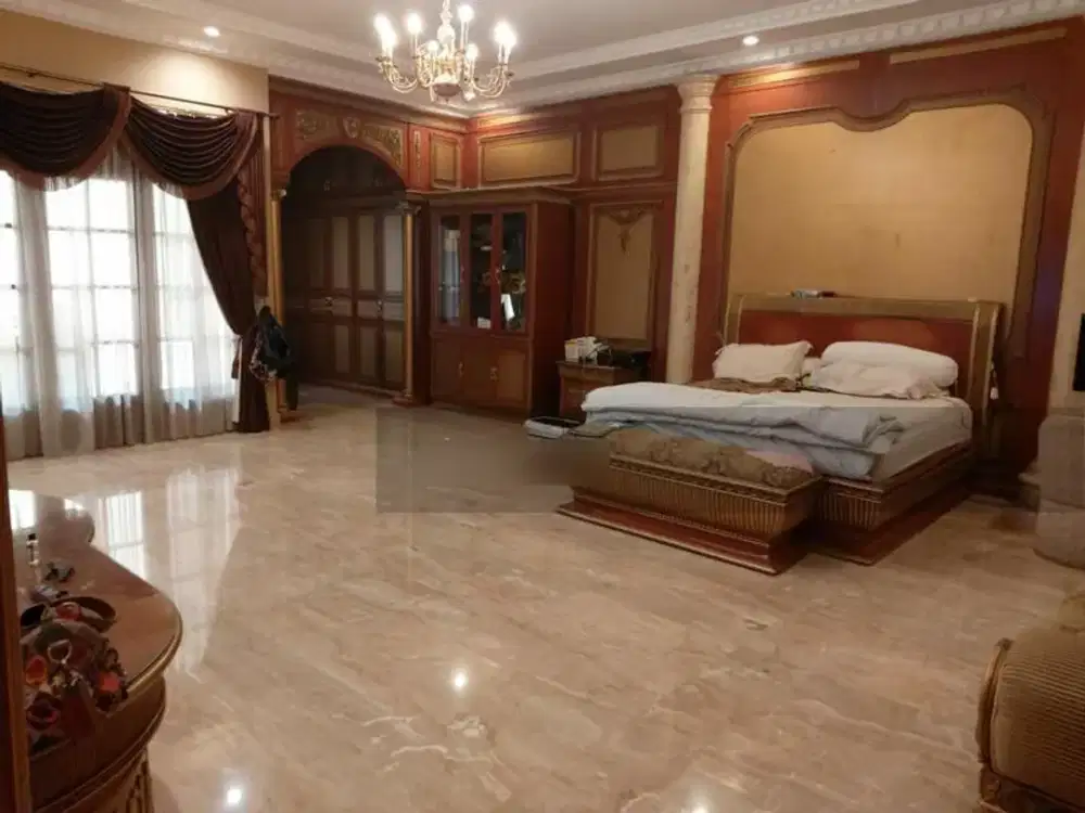 Medit Resort uk 450m, semi classic, depan taman, rapi dan siap huni