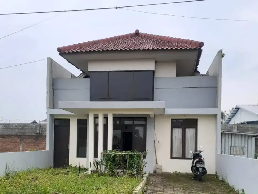 DIJUAL RUMAH MODERN OPEN SPACE Bumiayu kota. Malang