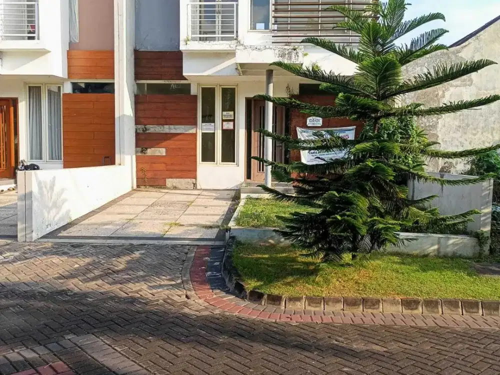 Rumah Dua Lantai Murah di Perum Puri Safira Regency Menganti - Gresik