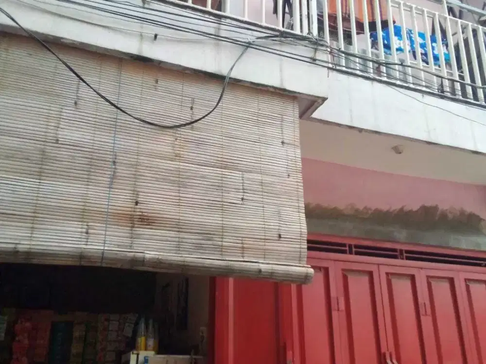 Dijual rumah beserta toko masih aktif