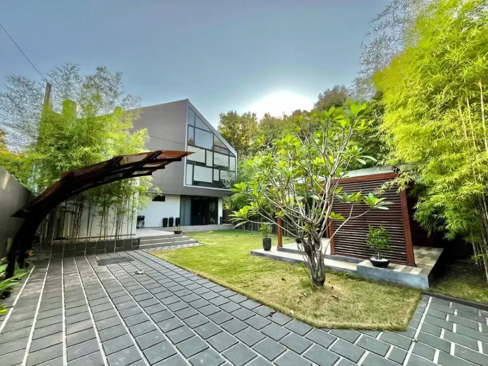 Dijual RUMAH MEWAH Desain modern Scandinavian style  Hanoman Semarang