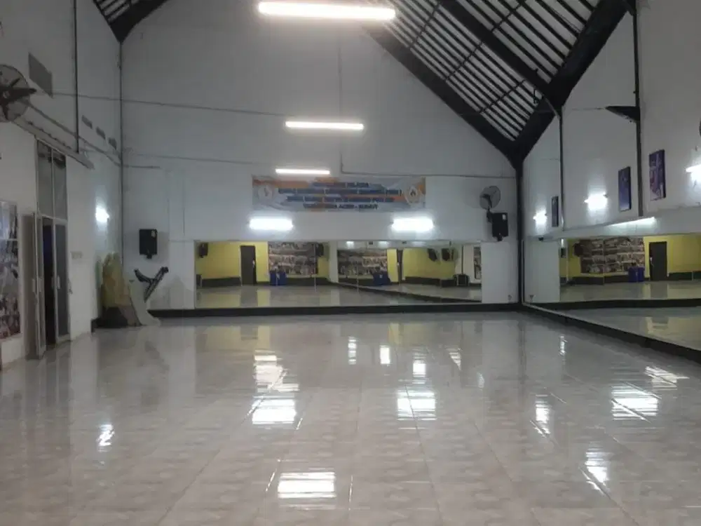 Jual Murah Rumah Berikut Gudang di Mainroad Taman Kopo Indah 2