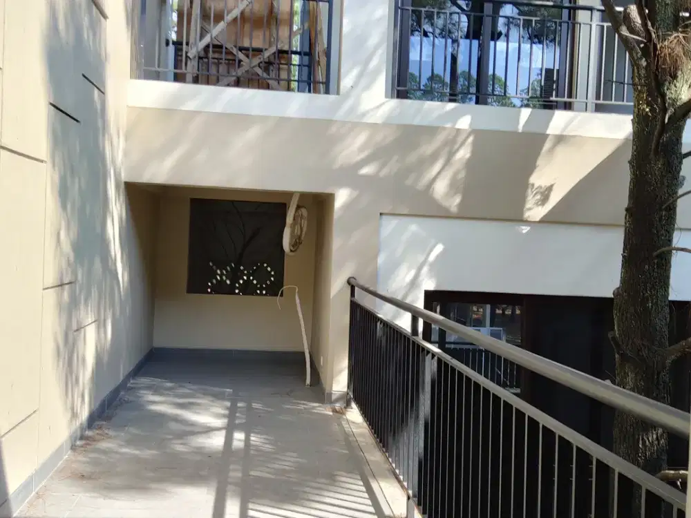 Dijual Rumah Modern di Giri Loka 1 BSD