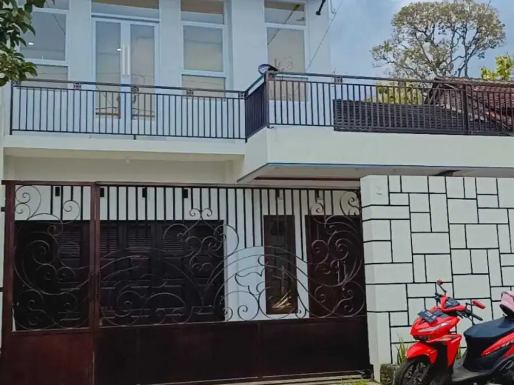 RUMAH DUA LANTAI SEMARANG
