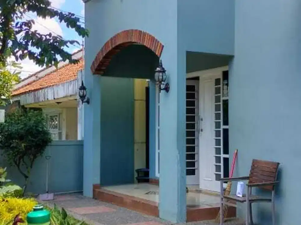 Sewa Rumah Lux terawat Semi Furnish Di Sayap Burangrang Bandung