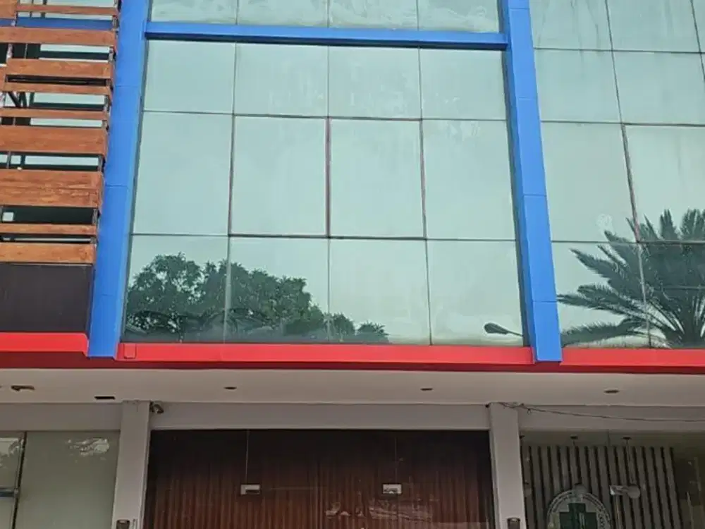 Dijual cepat dibawah harga pasar ruko bagus dan strategis (3 lantai)