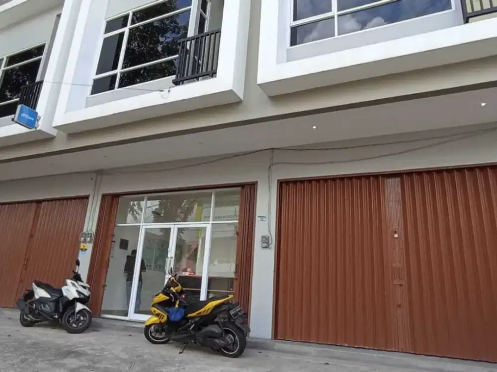 Ruko 3.5 Lantai Baru Pinggir jalan utama Jl Johar Pontianak Kota
