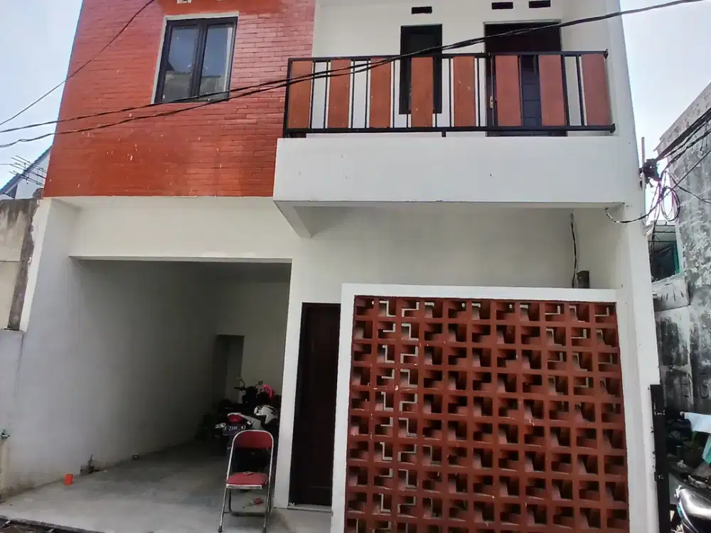 Rumah 2 Lantai di Jakarta Timur