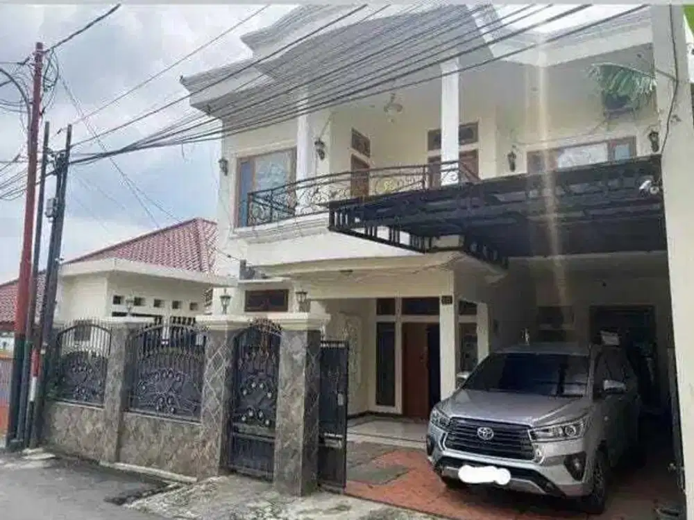 Rumah siap huni  strategis di ciracas jakarta timjur