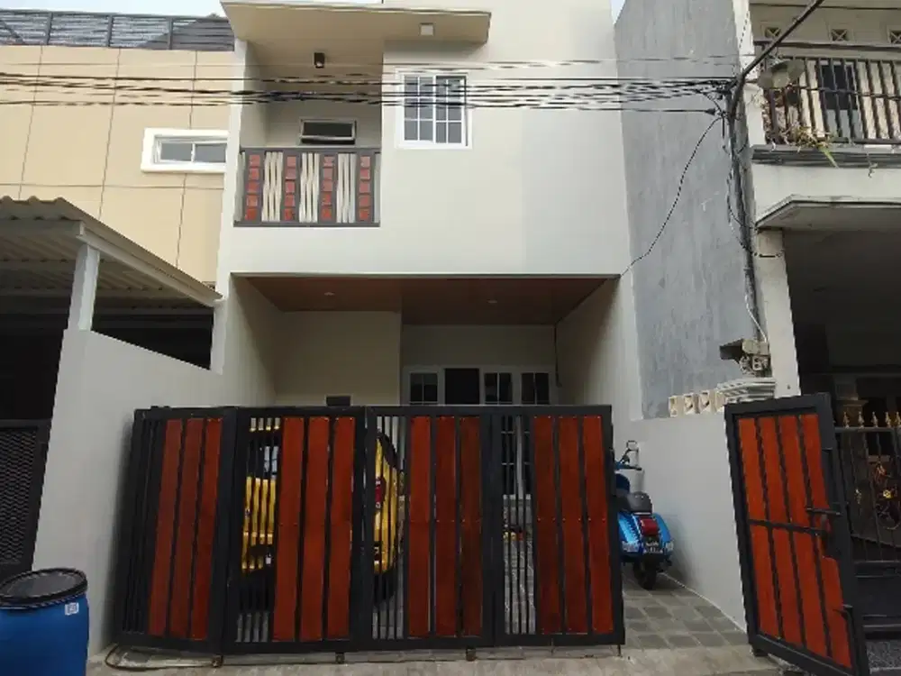 Rumah 2 Lantai Siap Huni Carport 2 Mobil Di Kalisari Jakarta Timur